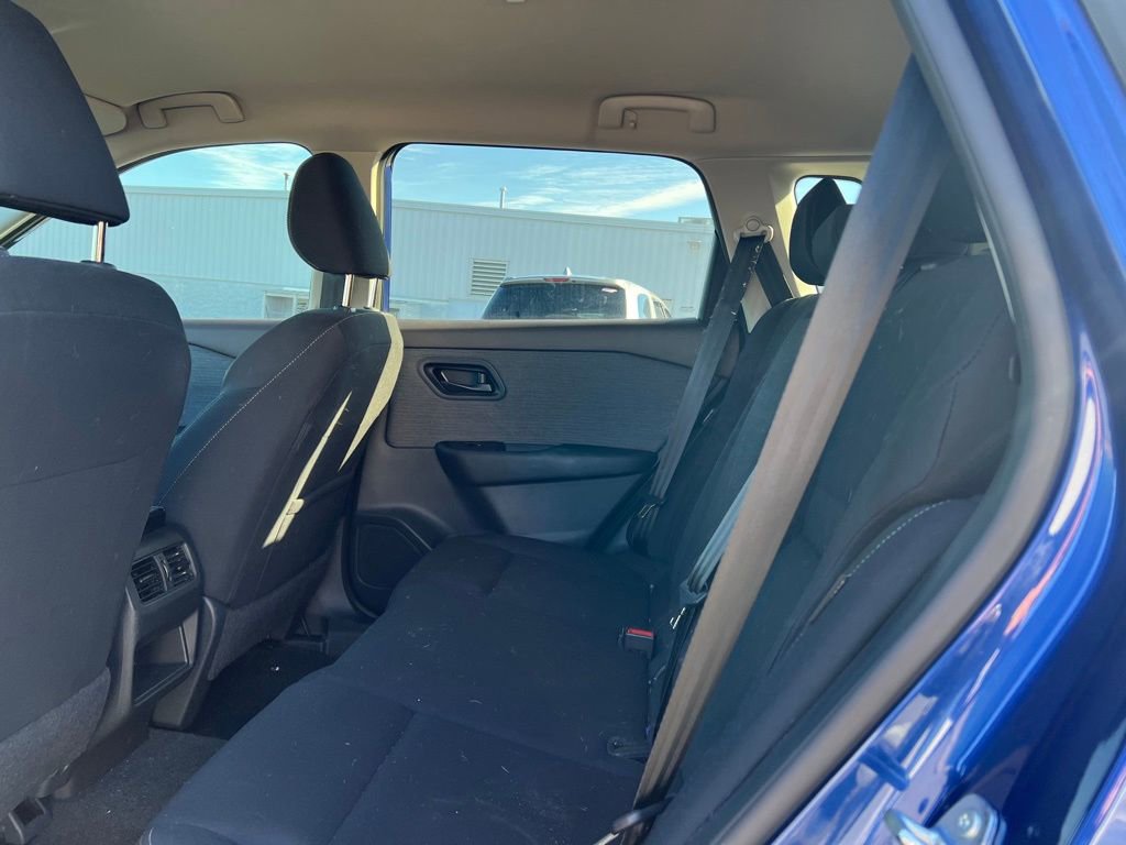 Used 2023 Nissan Rogue S image 14