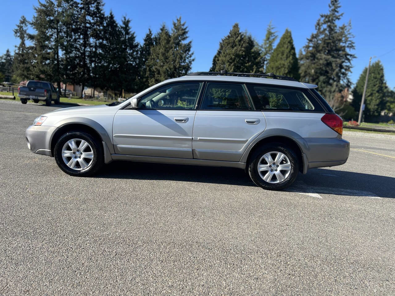 Used 2005 Subaru Outback 2.5i Limited AWD/4WD image 8