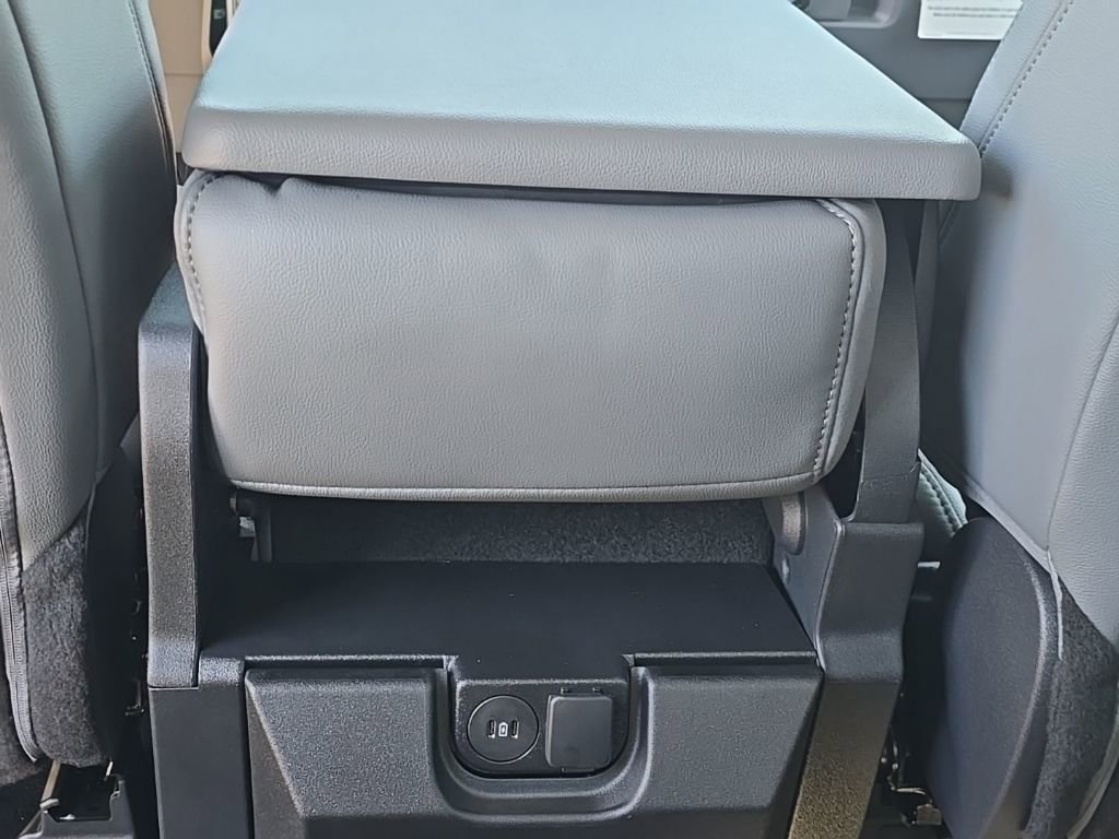 New 2026 Ford F350 XL w/ XL Chrome Package image 18