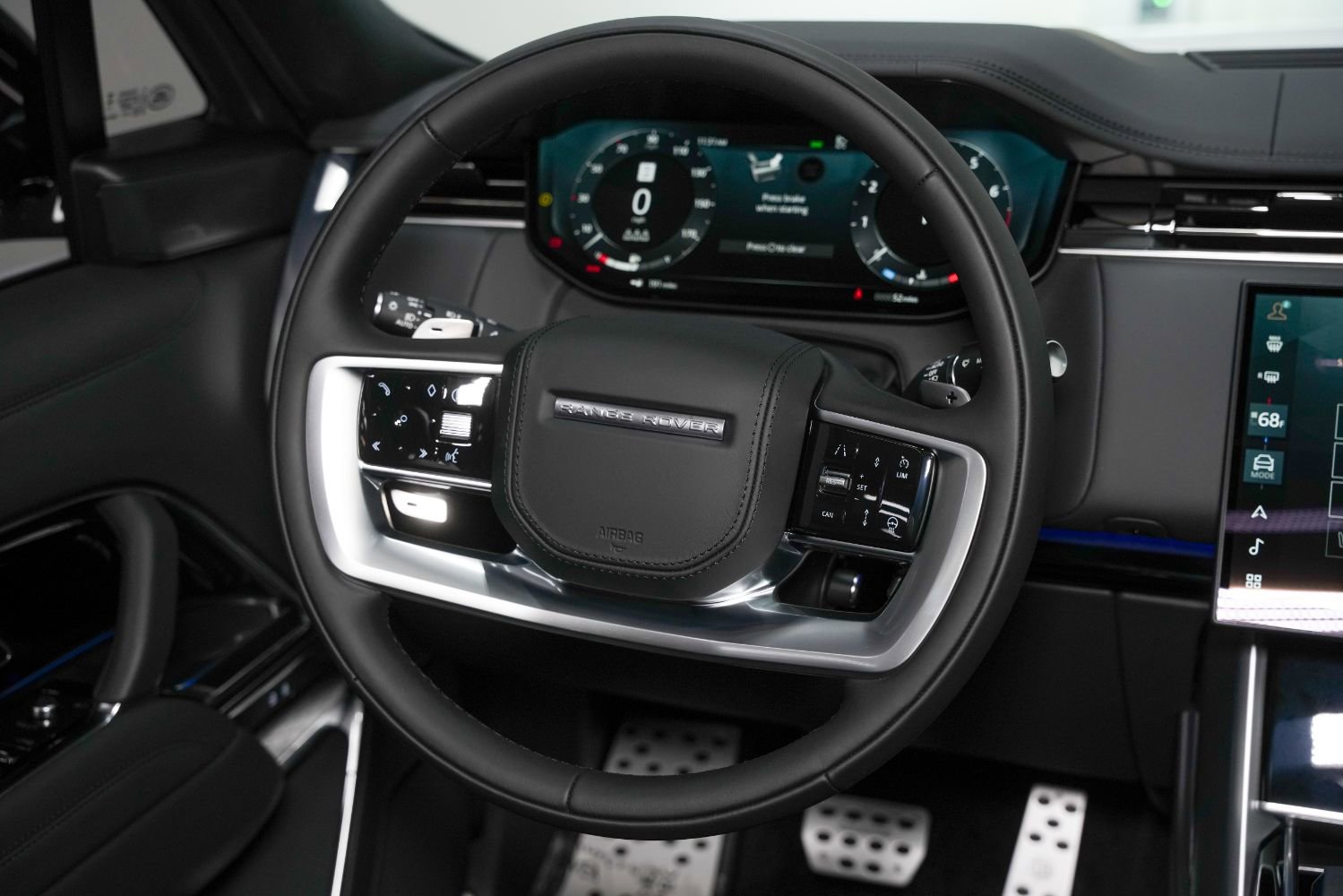 Used 2025 Land Rover Range Rover SE image 44