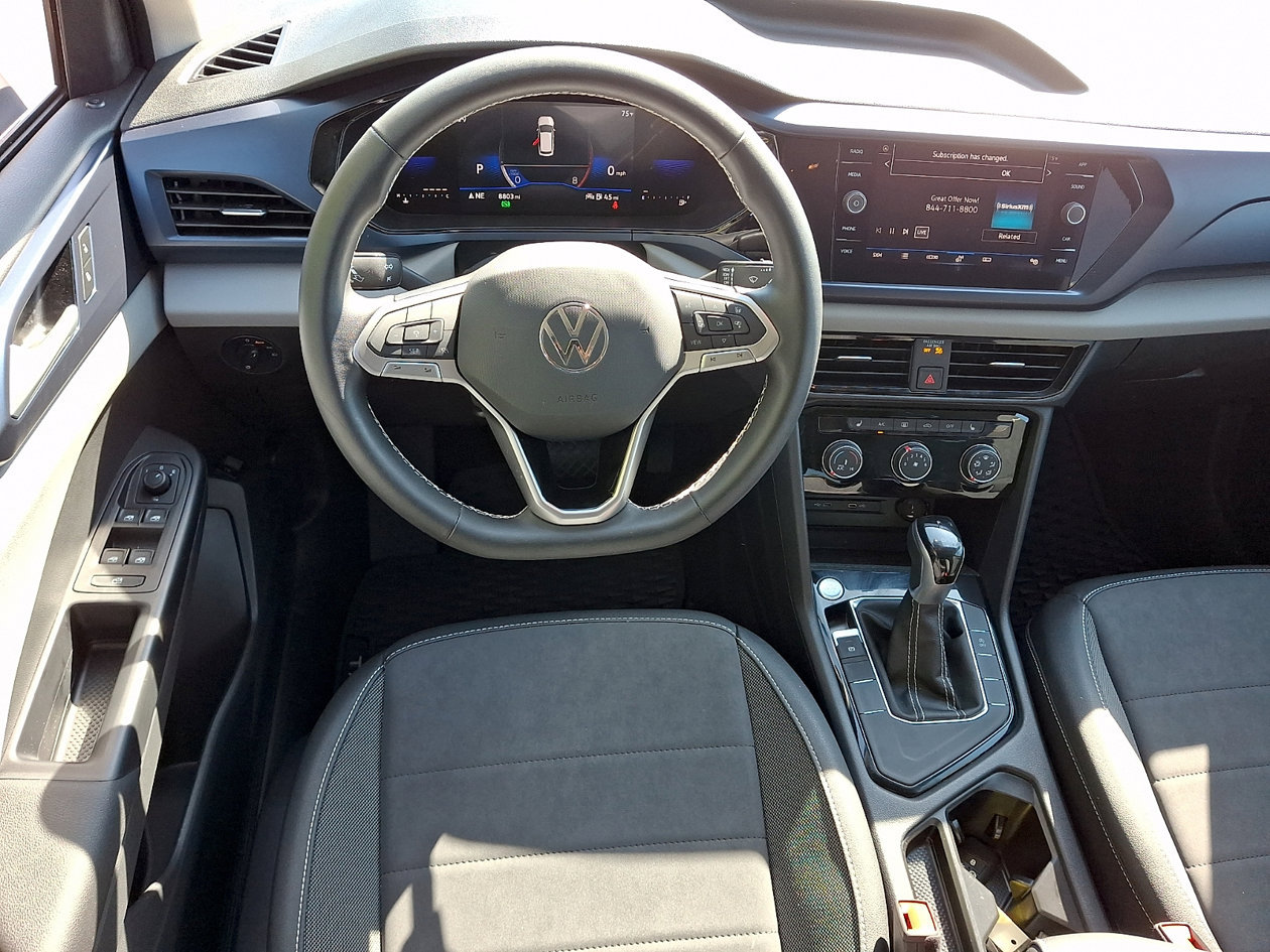 Certified 2023 Volkswagen Taos SE FWD image 11