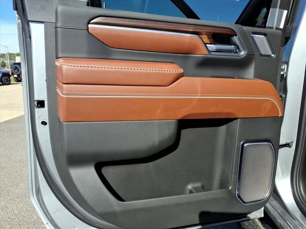 New 2026 GMC Sierra 2500 Denali Ultimate w/ Max Trailering Package image 18