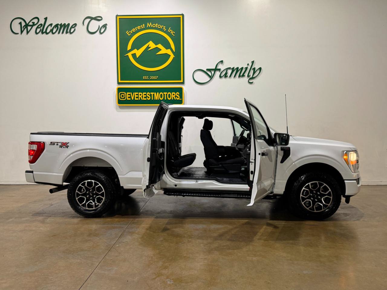 Used 2022 Ford F150 XL w/ STX Appearance Package AWD/4WD image 11