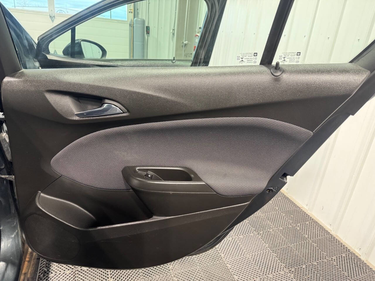 Used 2017 Chevrolet Cruze LT w/ Convenience Package FWD image 23