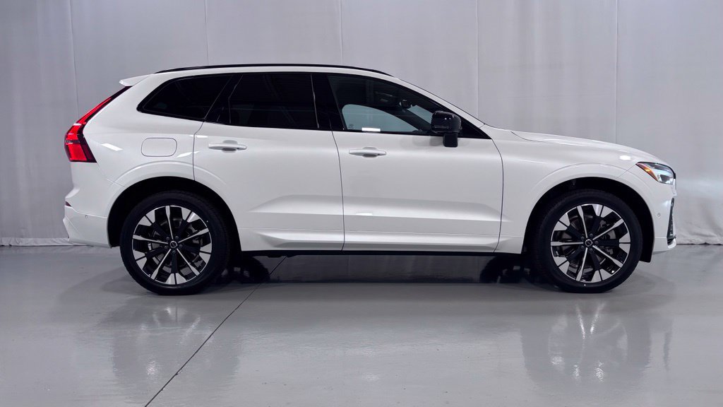 New 2027 Volvo XC60 T8 Plus AWD/4WD image 5