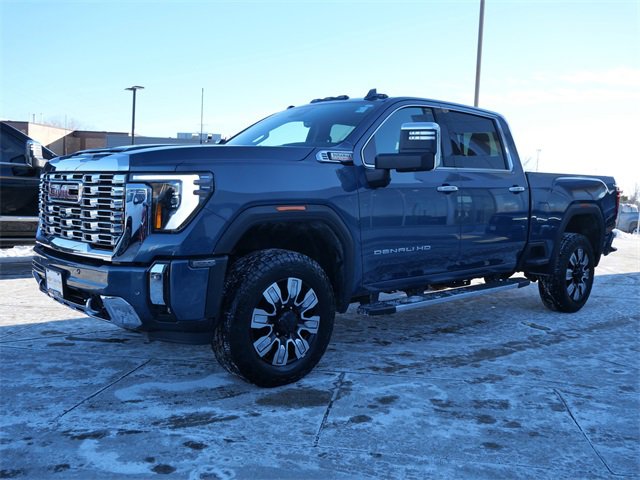 Used 2024 GMC Sierra 3500 Denali w/ Denali Reserve Package image 3