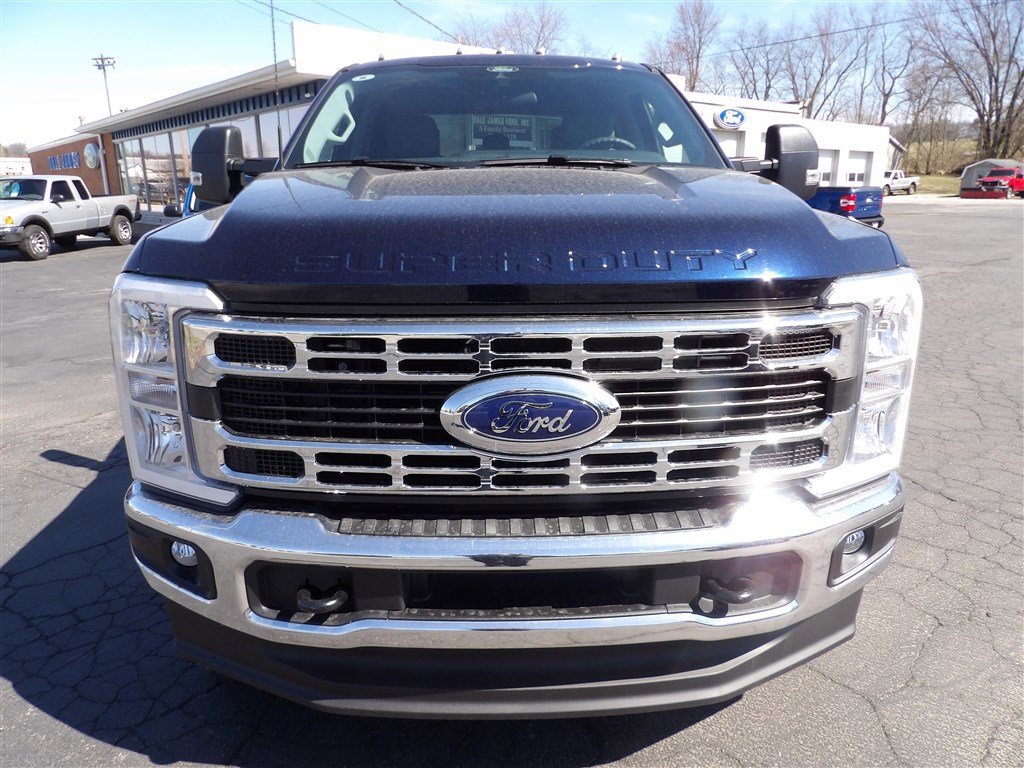 New 2025 Ford F350 XLT w/ FX4 Off-Road Package image 11