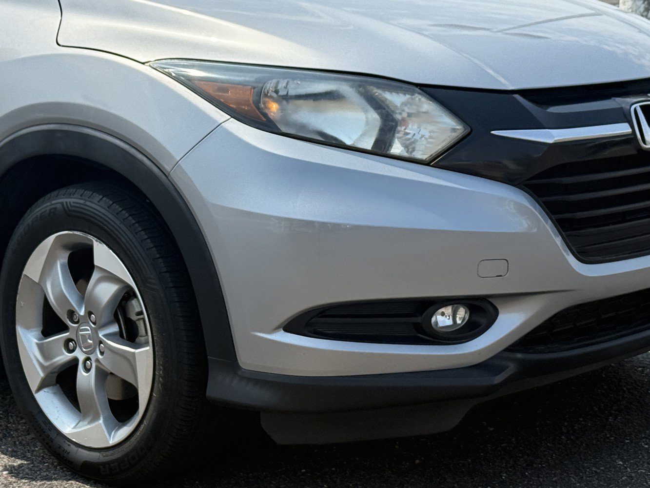 Used 2017 Honda HR-V EX-L image 2