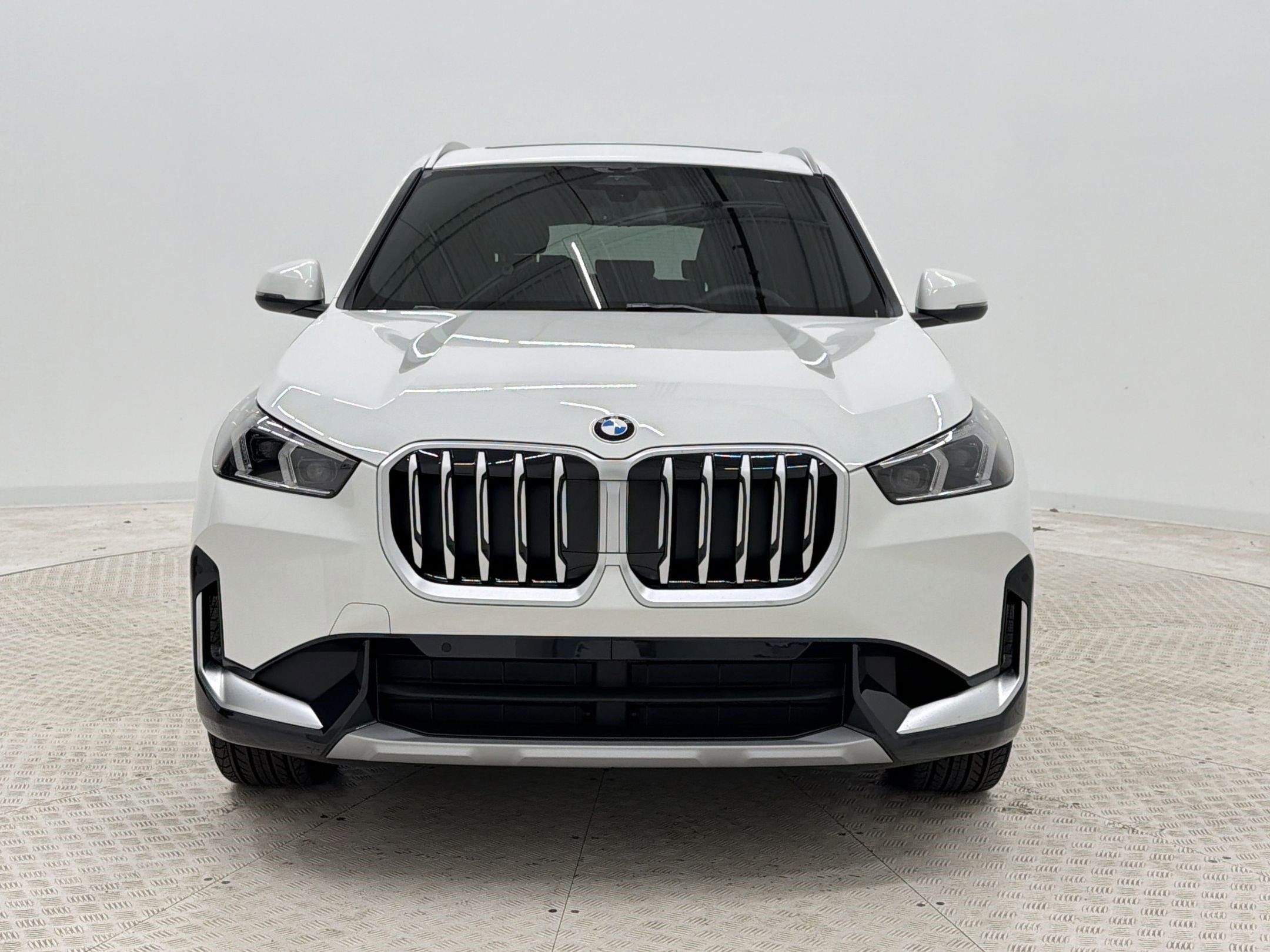 New 2026 BMW X1 xDrive28i AWD/4WD image 6