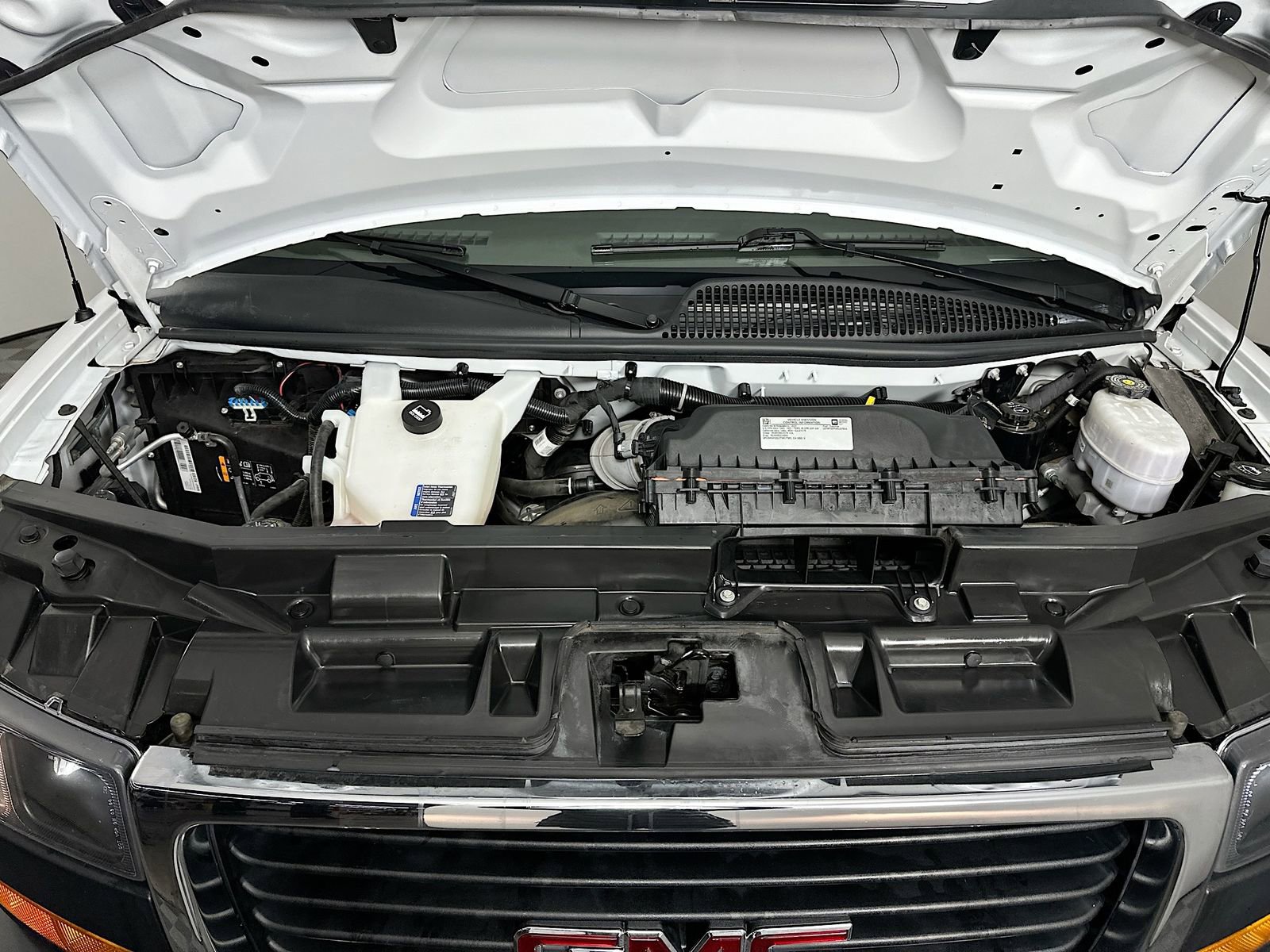 Used 2024 GMC Savana 2500 w/ Driver Convenience Package image 27