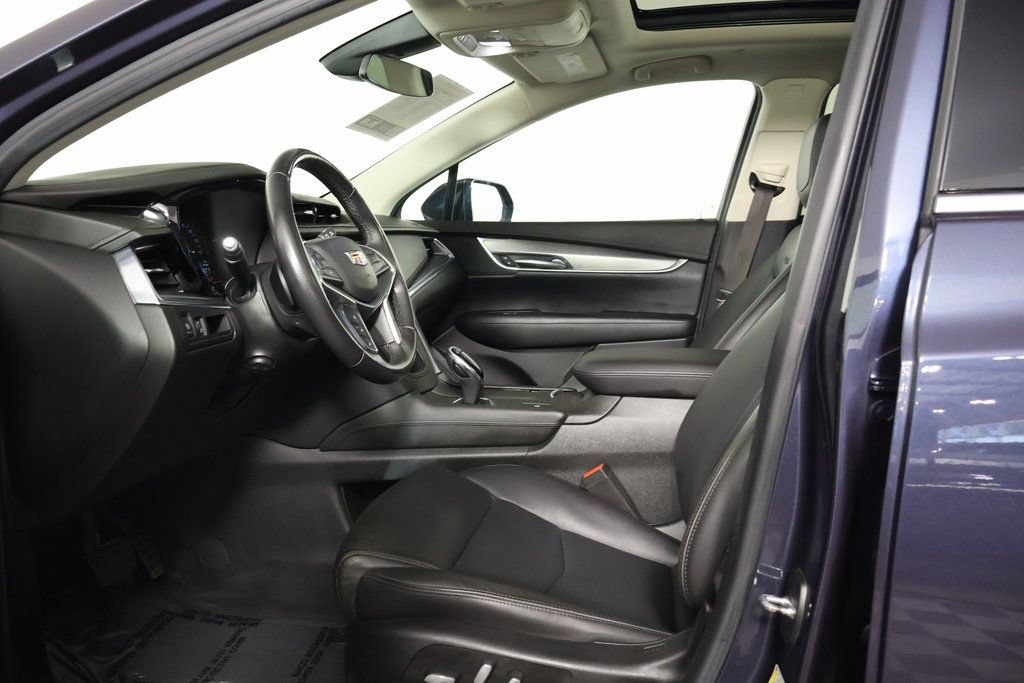 Used 2018 Cadillac XT5 Luxury w/ Driver Awareness Package FWD image 10