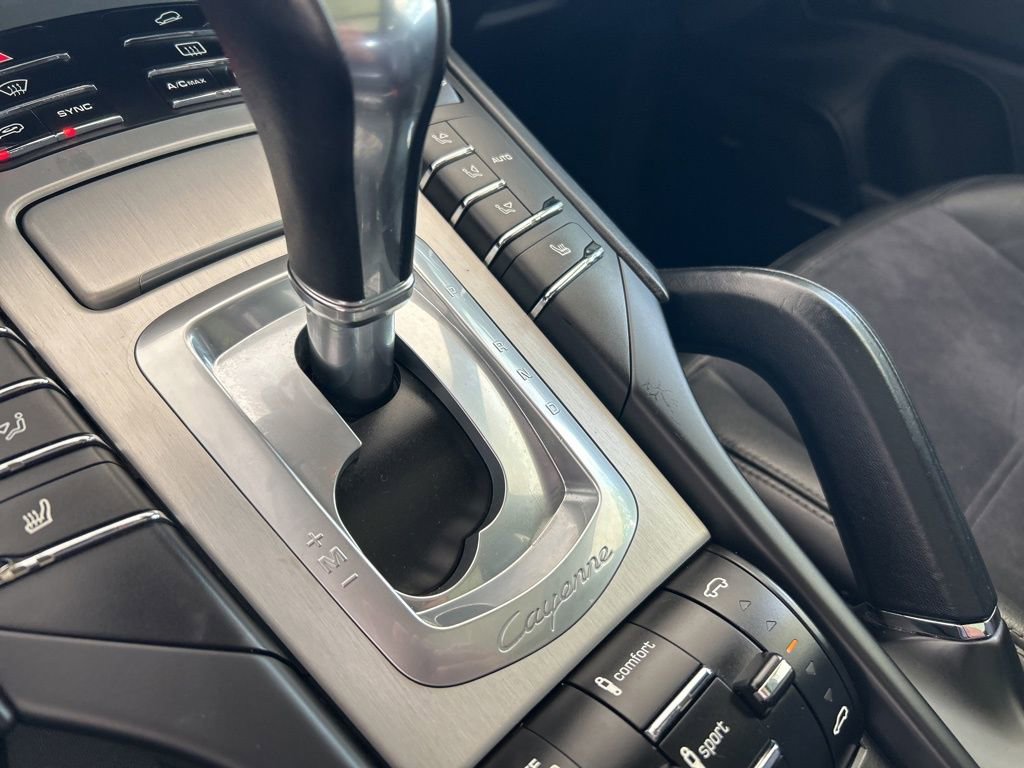 Used 2016 Porsche Cayenne GTS image 8