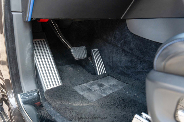 Used 2020 Rolls-Royce Cullinan Black Badge image 36