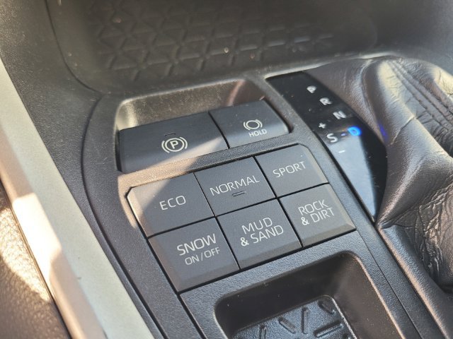 Used 2021 Toyota RAV4 XLE w/ Convenience Package AWD/4WD image 26