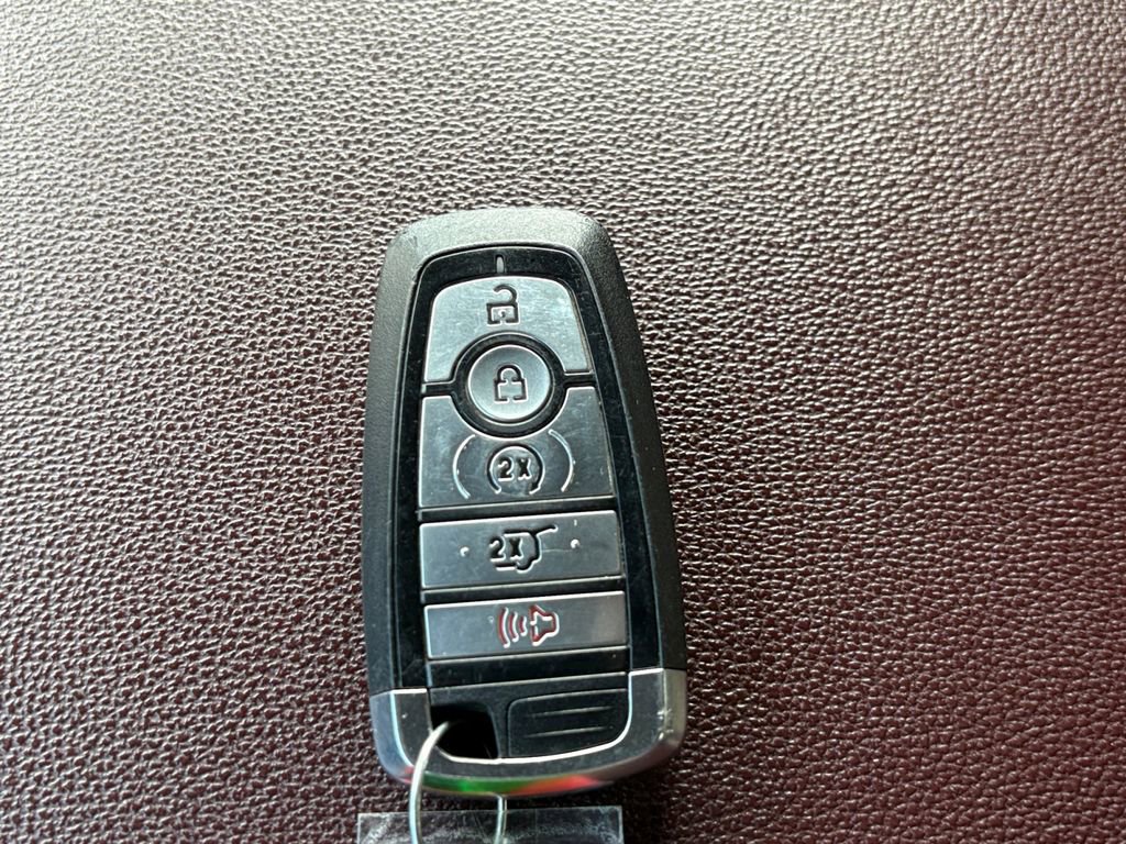 Used 2024 Ford Expedition Limited image 27