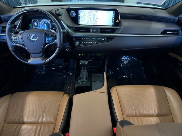 Used 2021 Lexus ES 300h w/ Accessory Package FWD image 35