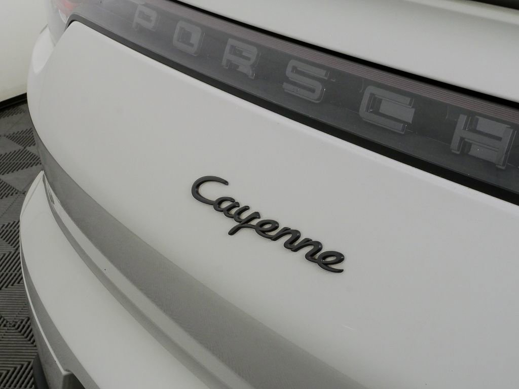 Certified 2023 Porsche Cayenne Platinum Edition AWD/4WD image 38