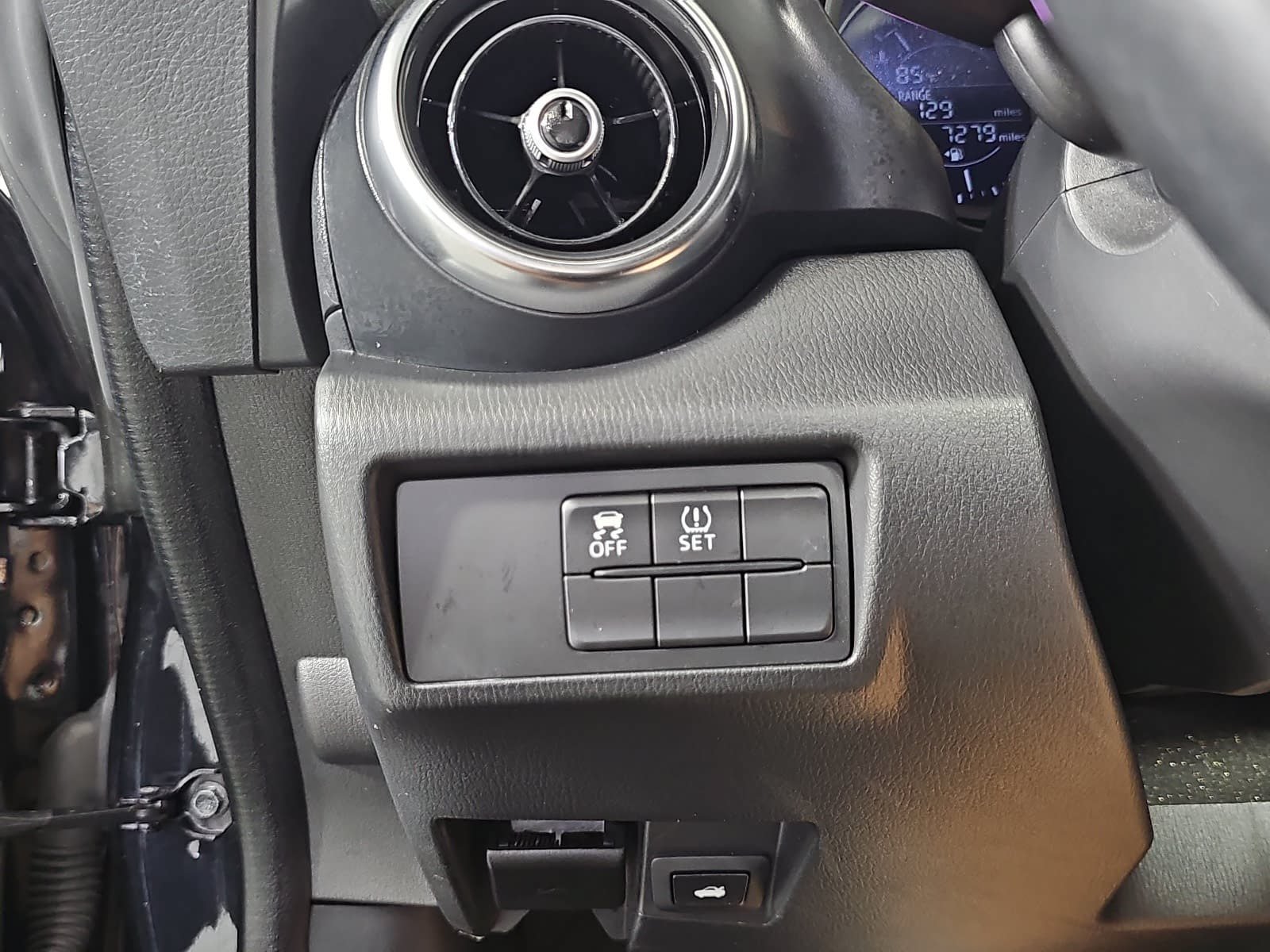 Used 2018 FIAT 124 Spider Classica w/ Technology & Siriusxm Group RWD image 21
