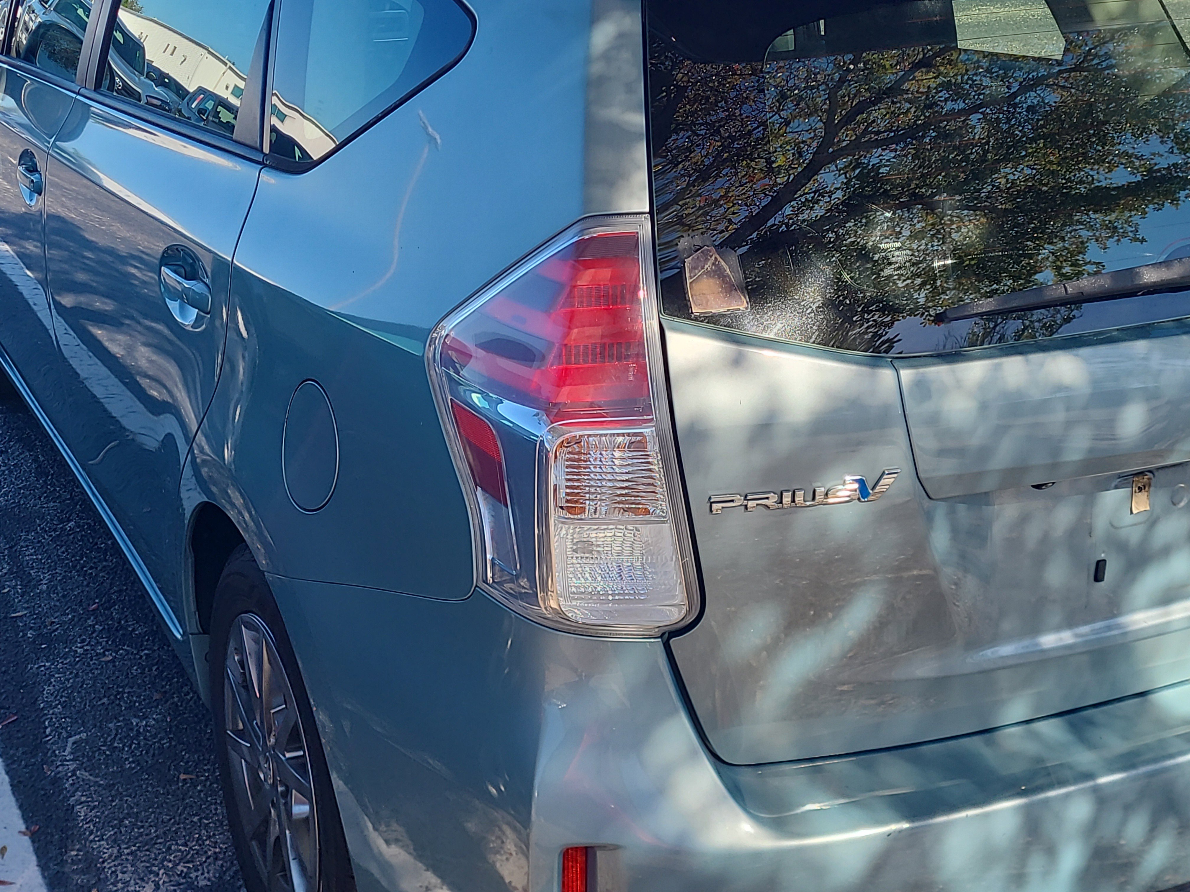 Used 2015 Toyota Prius V Three image 9