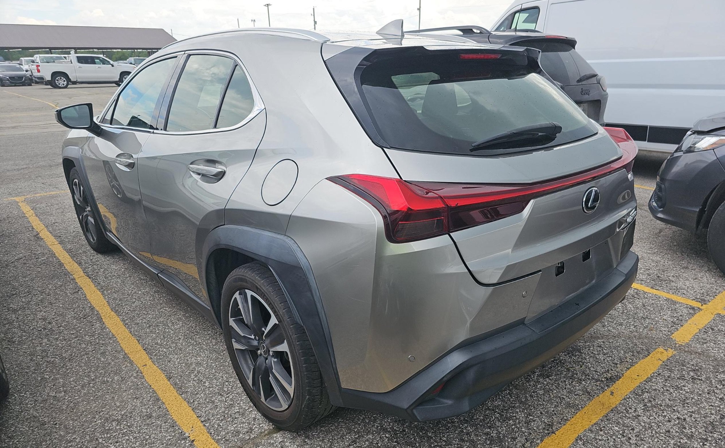 Used 2020 Lexus UX 200 w/ Premium Package FWD image 3