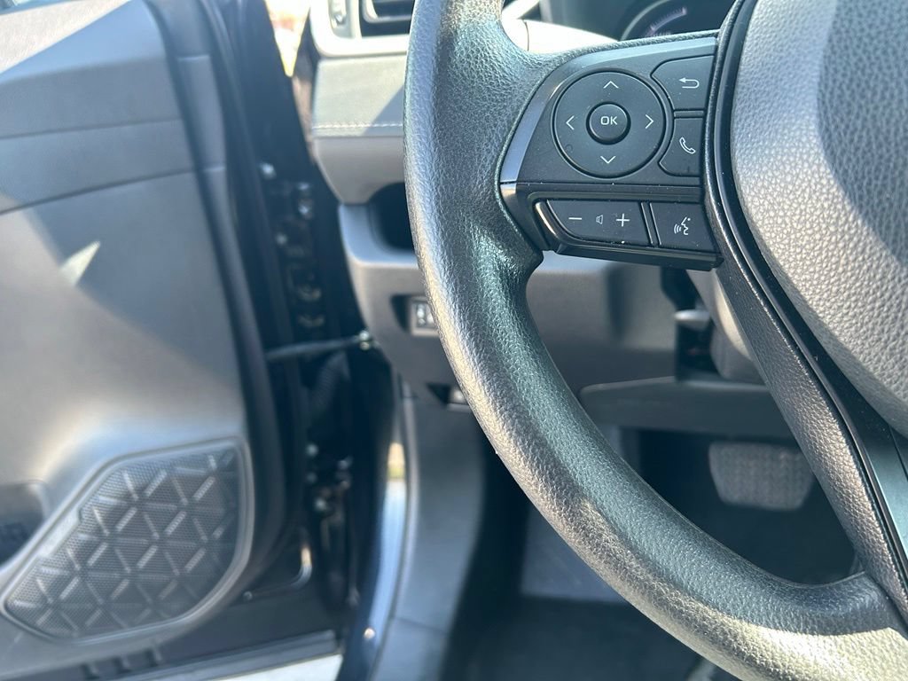 Used 2025 Toyota RAV4 XLE AWD/4WD image 20