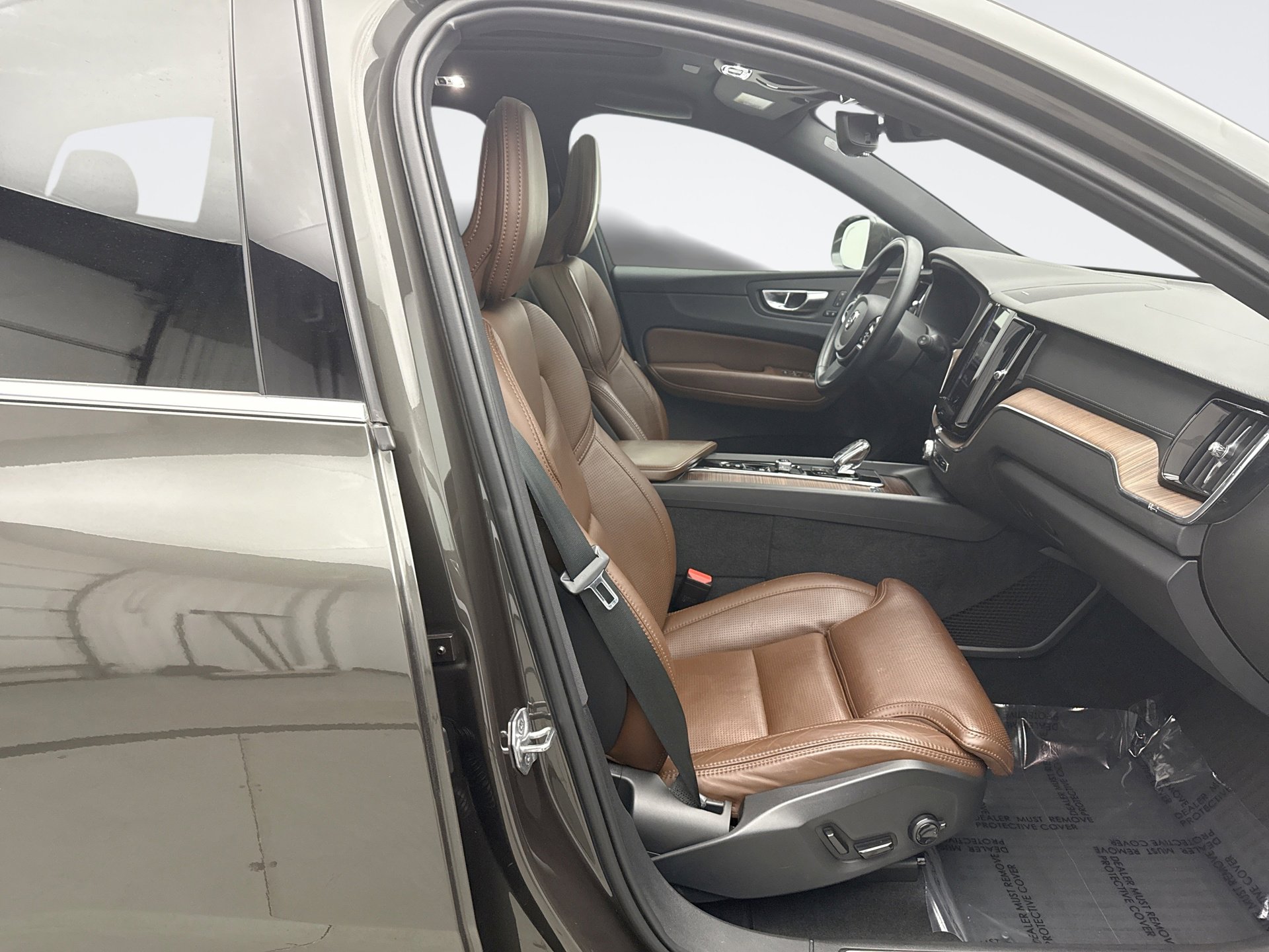 Used 2021 Volvo XC60 T8 Inscription w/ Advanced Package image 19