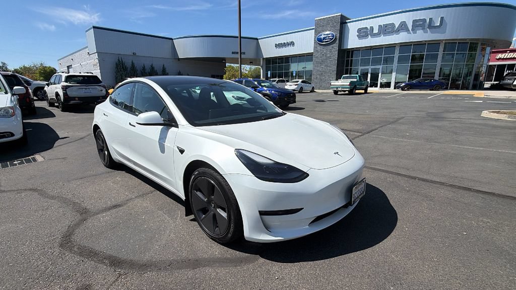 Used 2023 Tesla Model 3 Standard Range RWD image 2