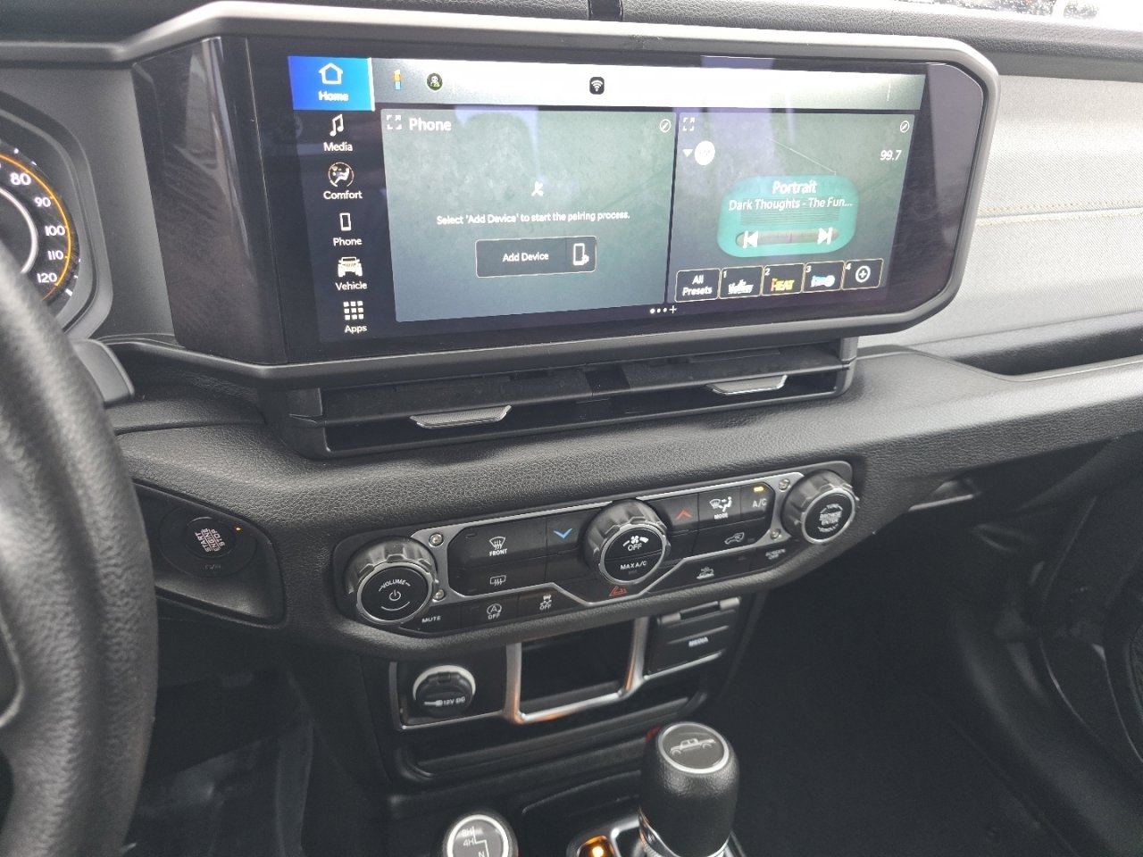 Used 2024 Jeep Gladiator Sport image 29