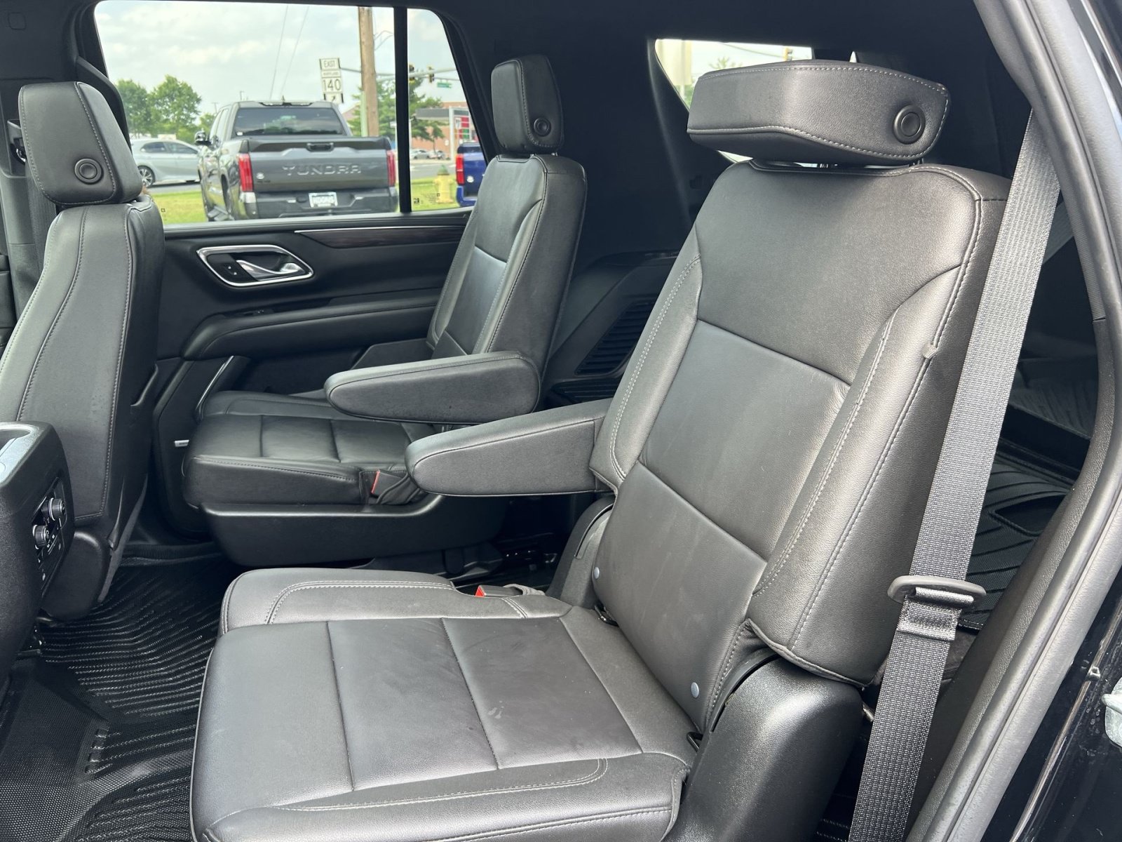Used 2024 Chevrolet Tahoe Z71 w/ Luxury Package AWD/4WD image 25