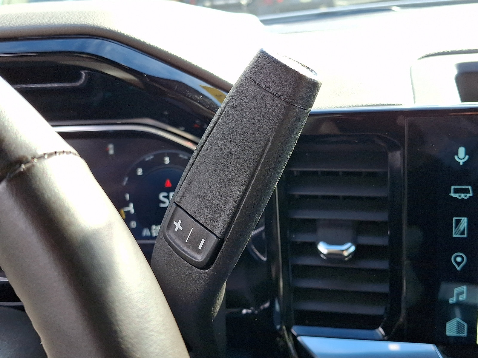 Certified 2025 Chevrolet Silverado 1500 LT image 16