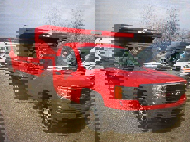 Used 2011 GMC Sierra 3500 W/T RWD image 2