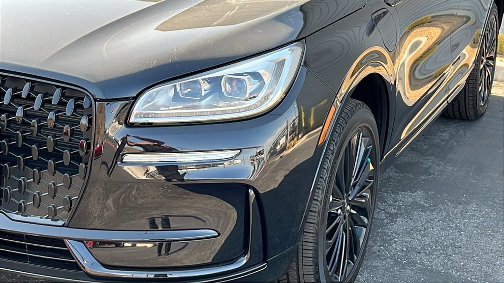 New 2025 Lincoln Corsair Grand Touring w/ Jet Appearance Package AWD/4WD image 4