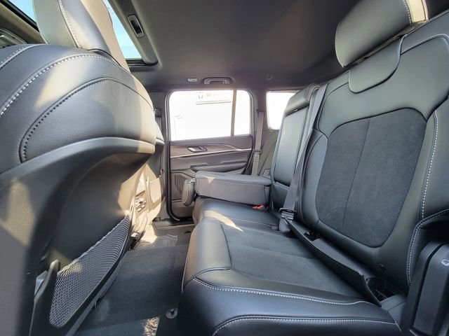 New 2026 Jeep Grand Cherokee Laredo image 15