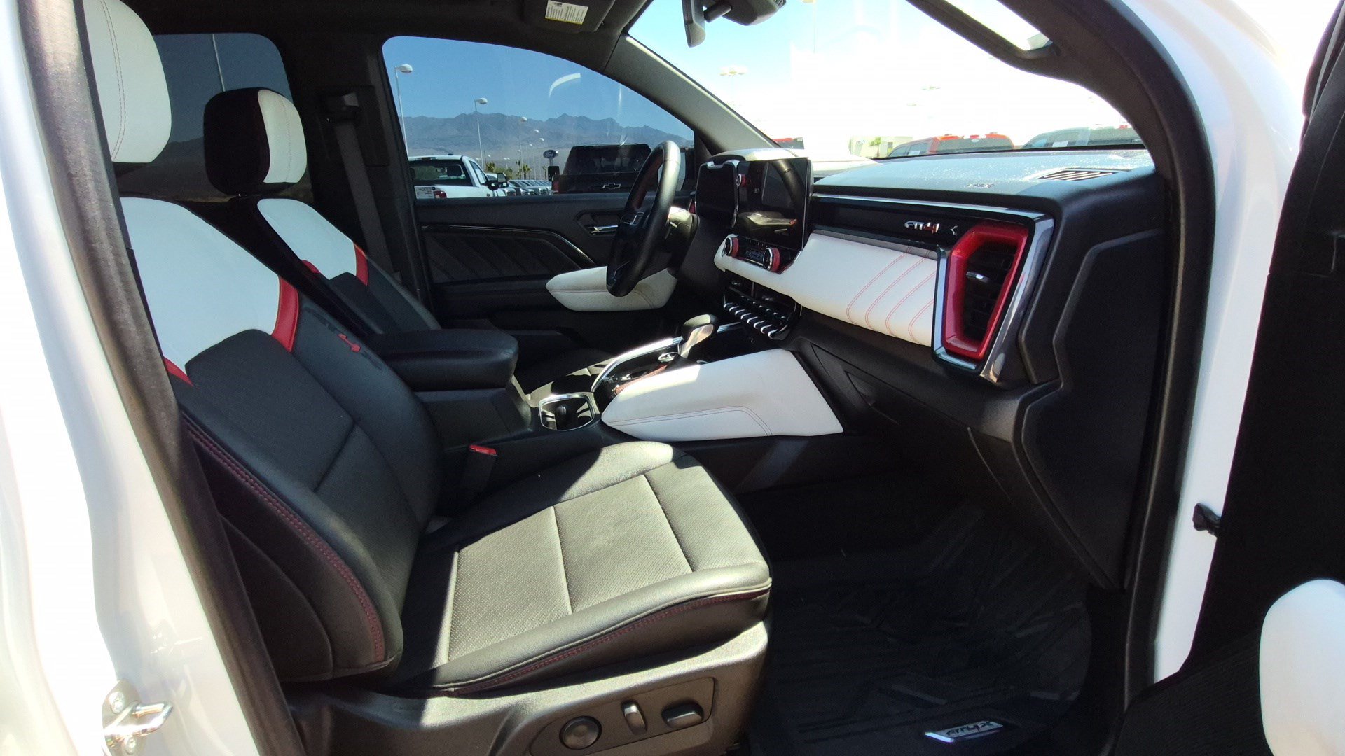 Used 2023 GMC Canyon AT4X w/ Edition 1 AWD/4WD image 30