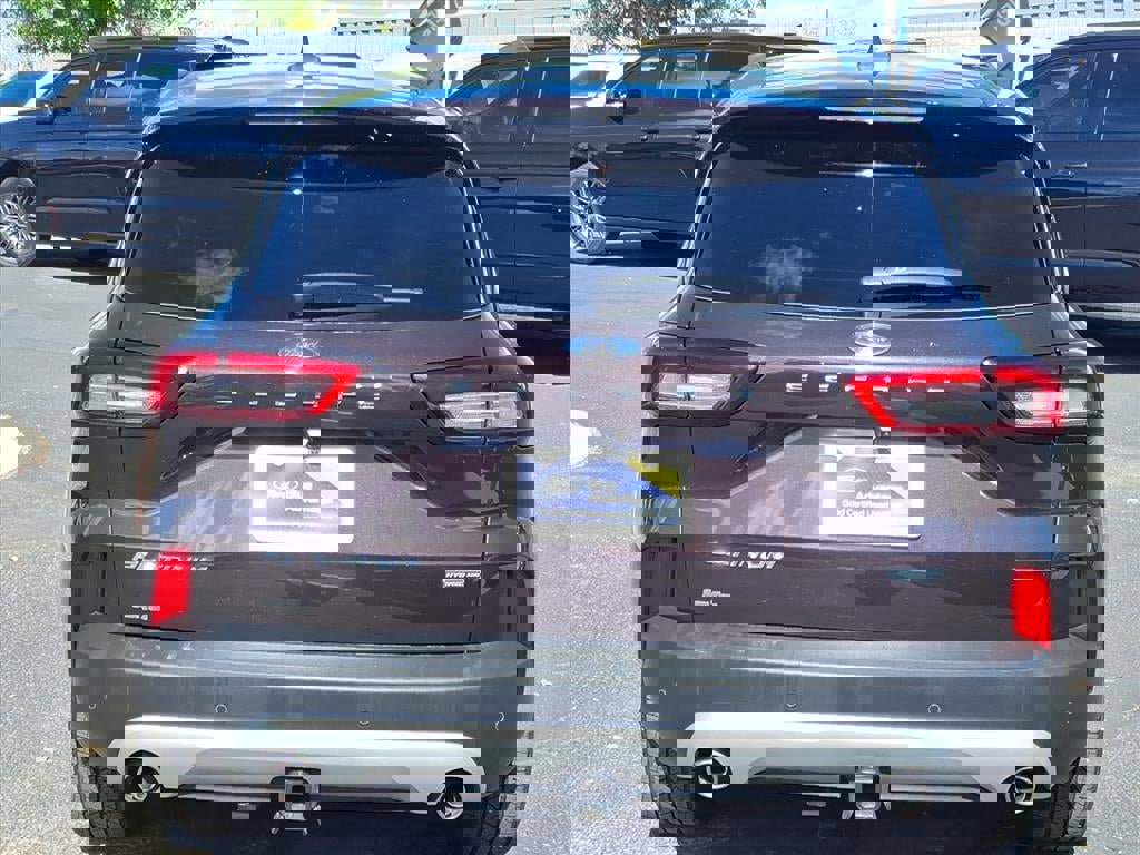 Certified 2023 Ford Escape Platinum w/ Class II Trailer Tow Package image 5