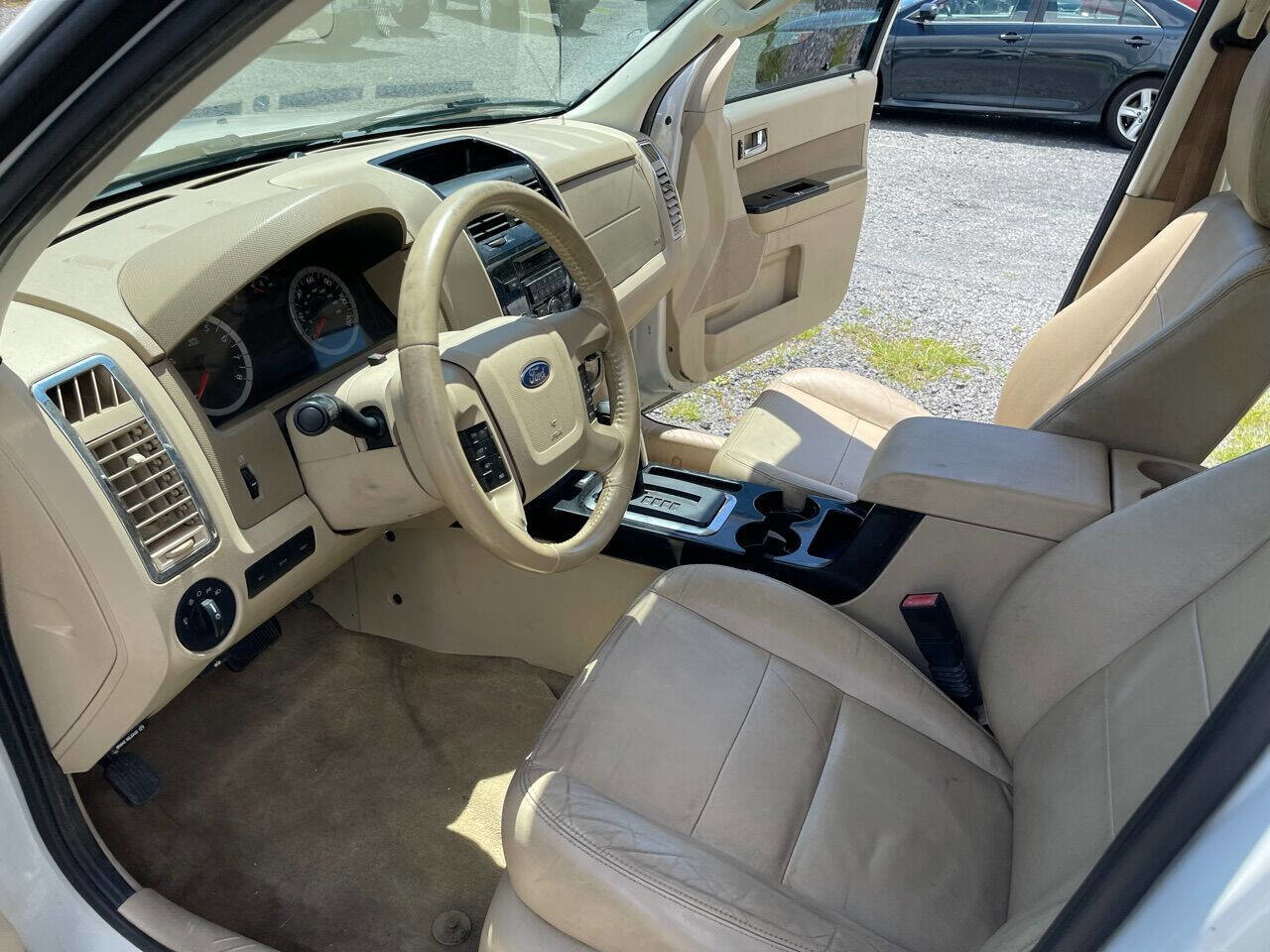 Used 2011 Ford Escape Limited w/ 302A Rapid Spec Order Code image 23