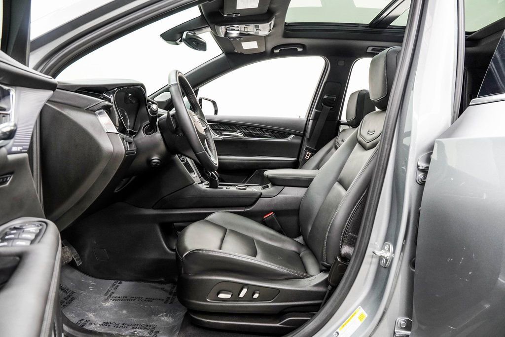 Used 2025 Cadillac XT6 Premium Luxury image 41