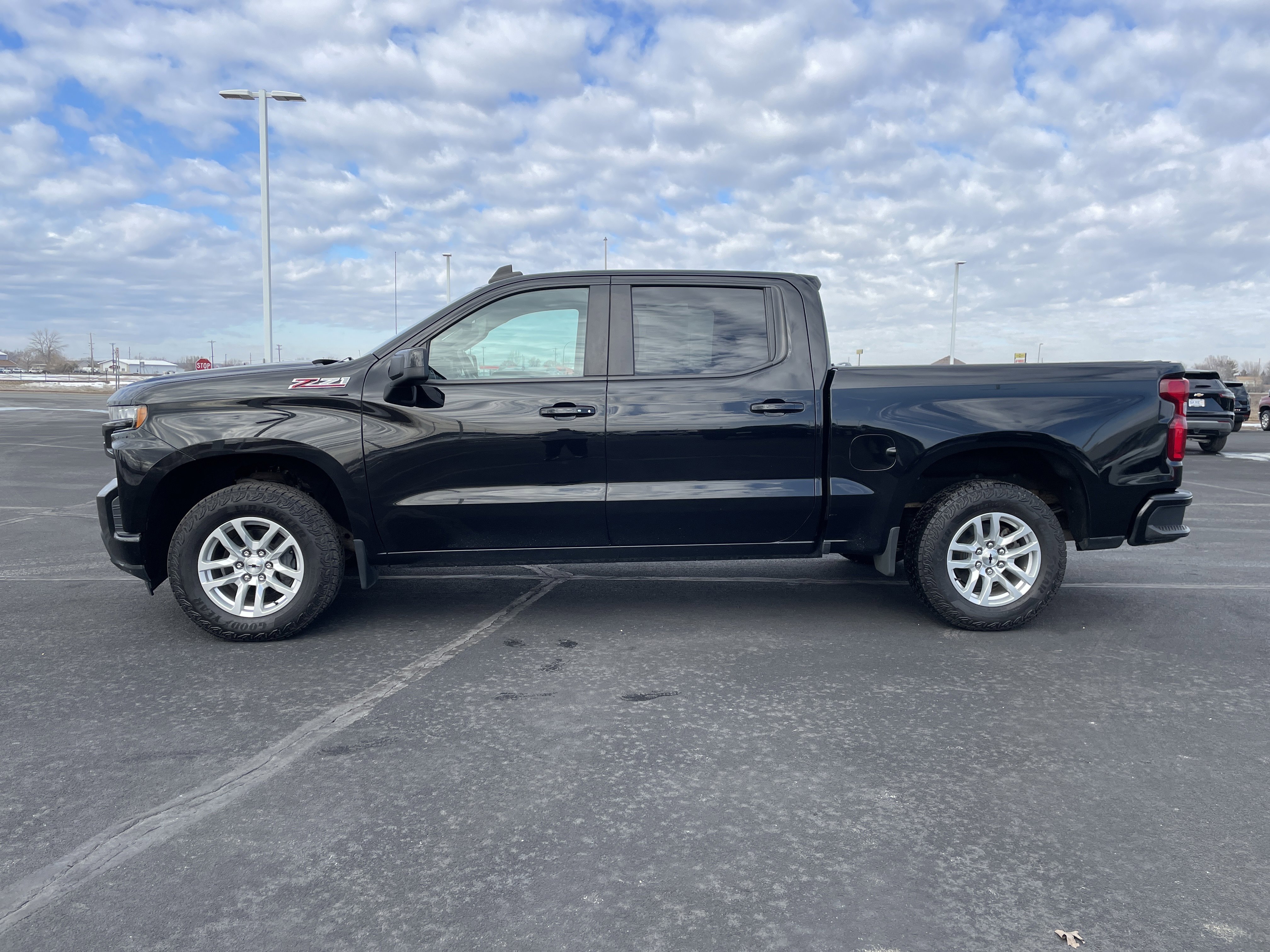 Used 2021 Chevrolet Silverado 1500 RST image 2