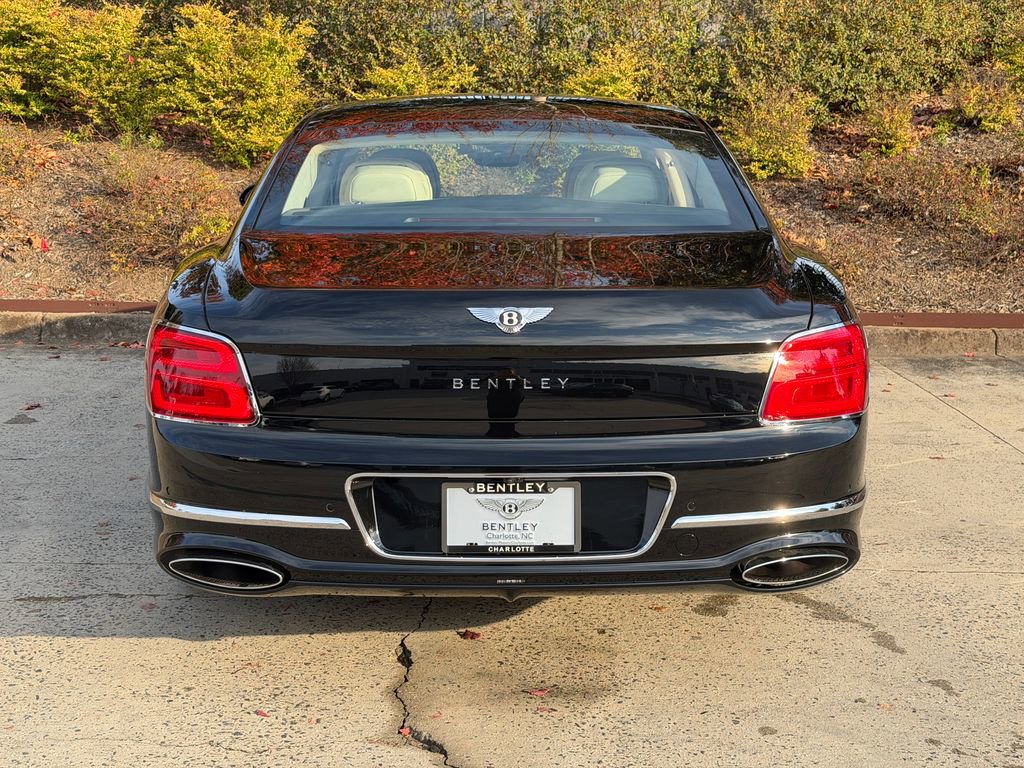 New 2026 Bentley Flying Spur Azure image 8