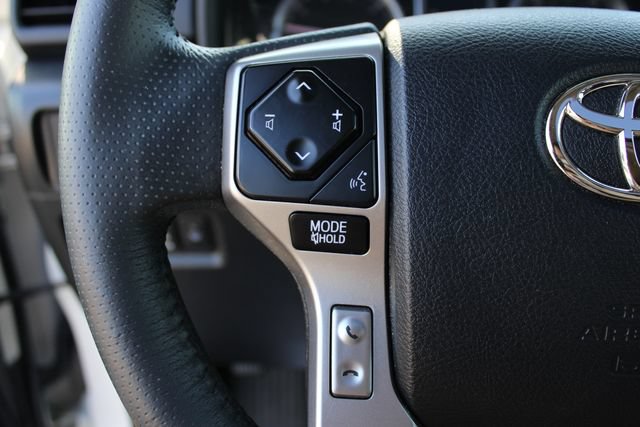 Used 2022 Toyota 4Runner Limited AWD/4WD image 10