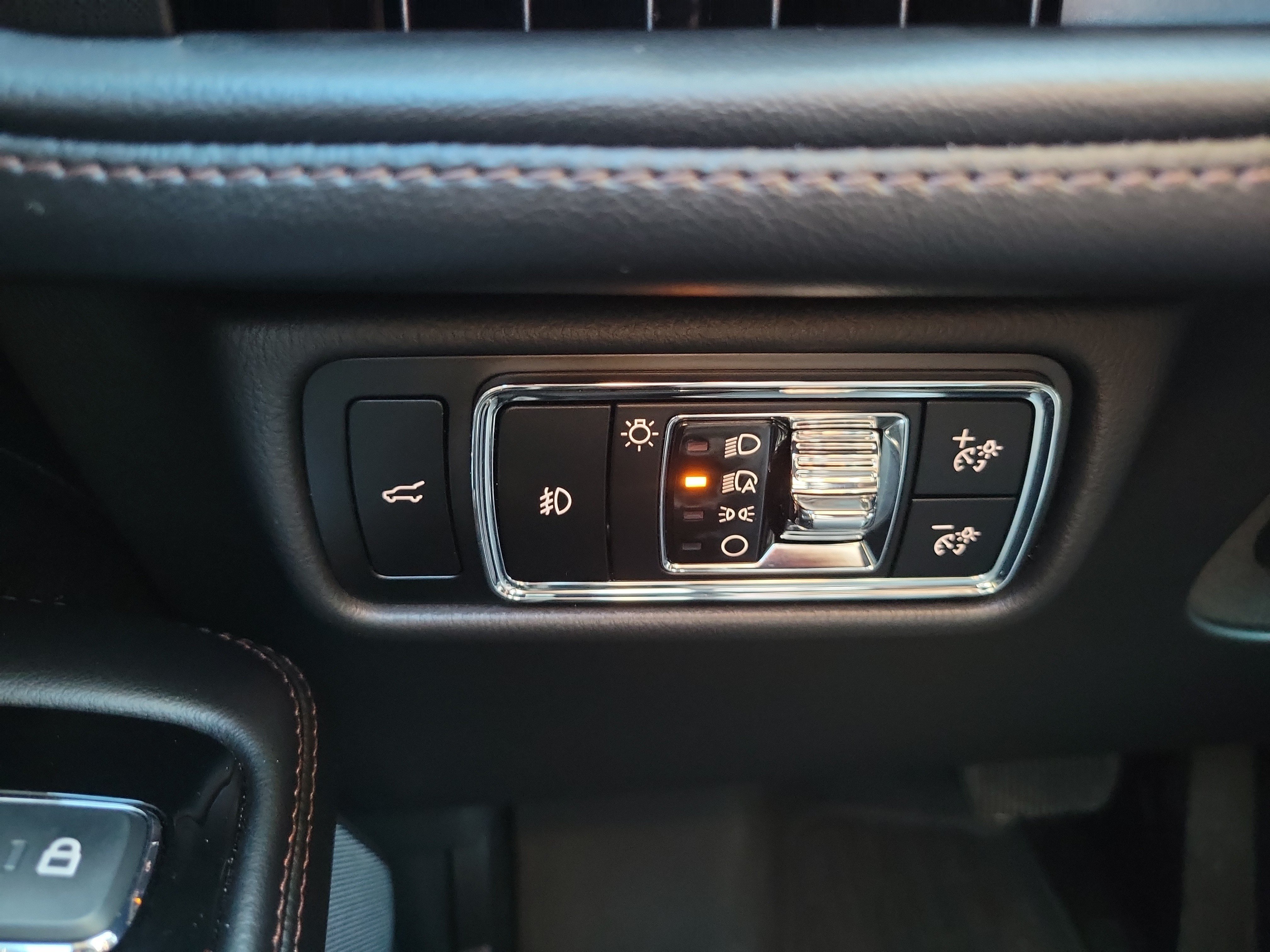 Used 2024 Lincoln Aviator Reserve w/ Equipment Group 201A RWD image 24
