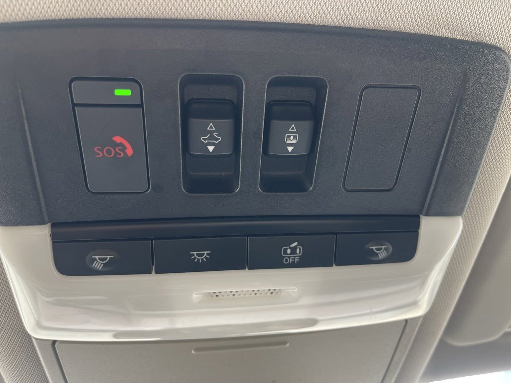 Used 2023 Nissan Rogue SL w/ SL Premium Package image 35