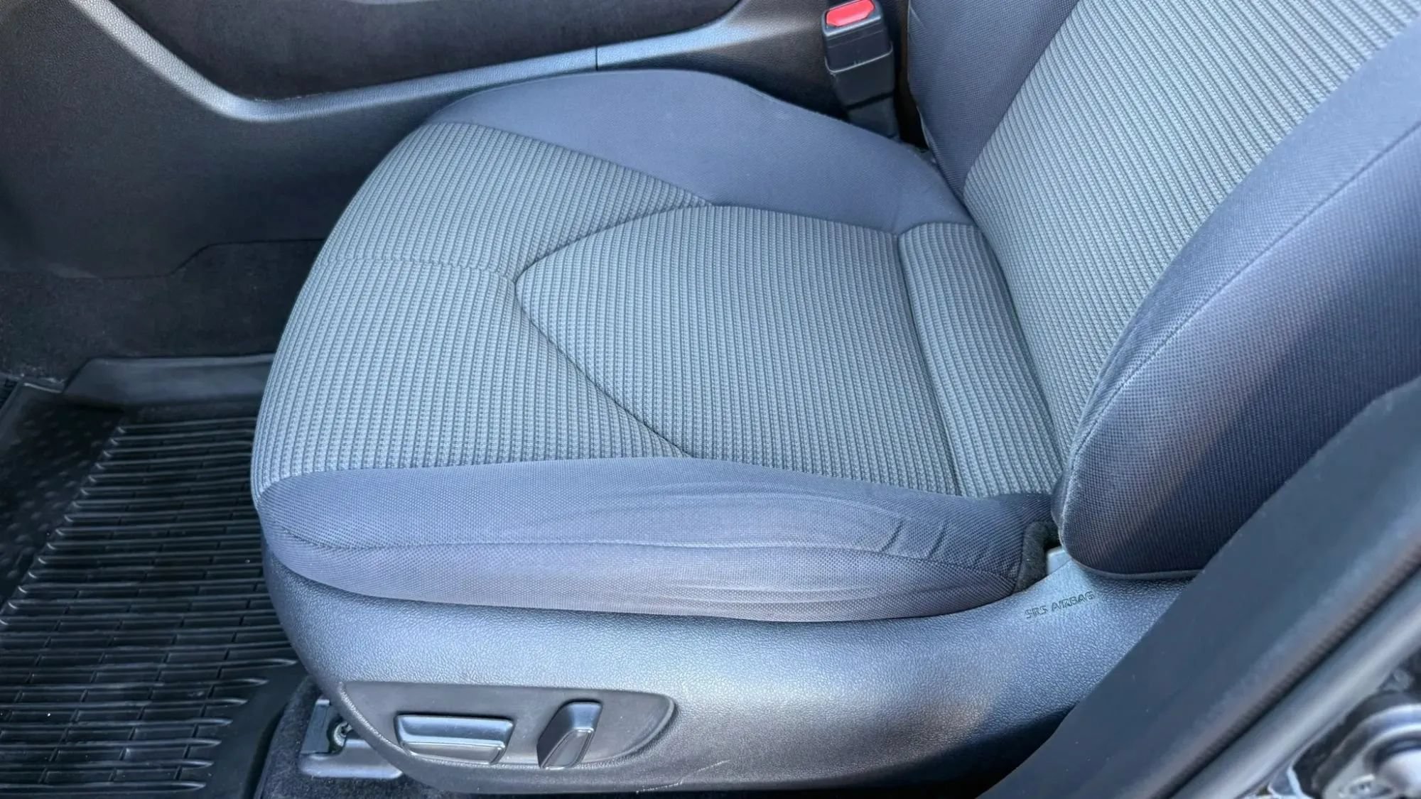 Used 2020 Toyota Highlander L AWD/4WD image 14