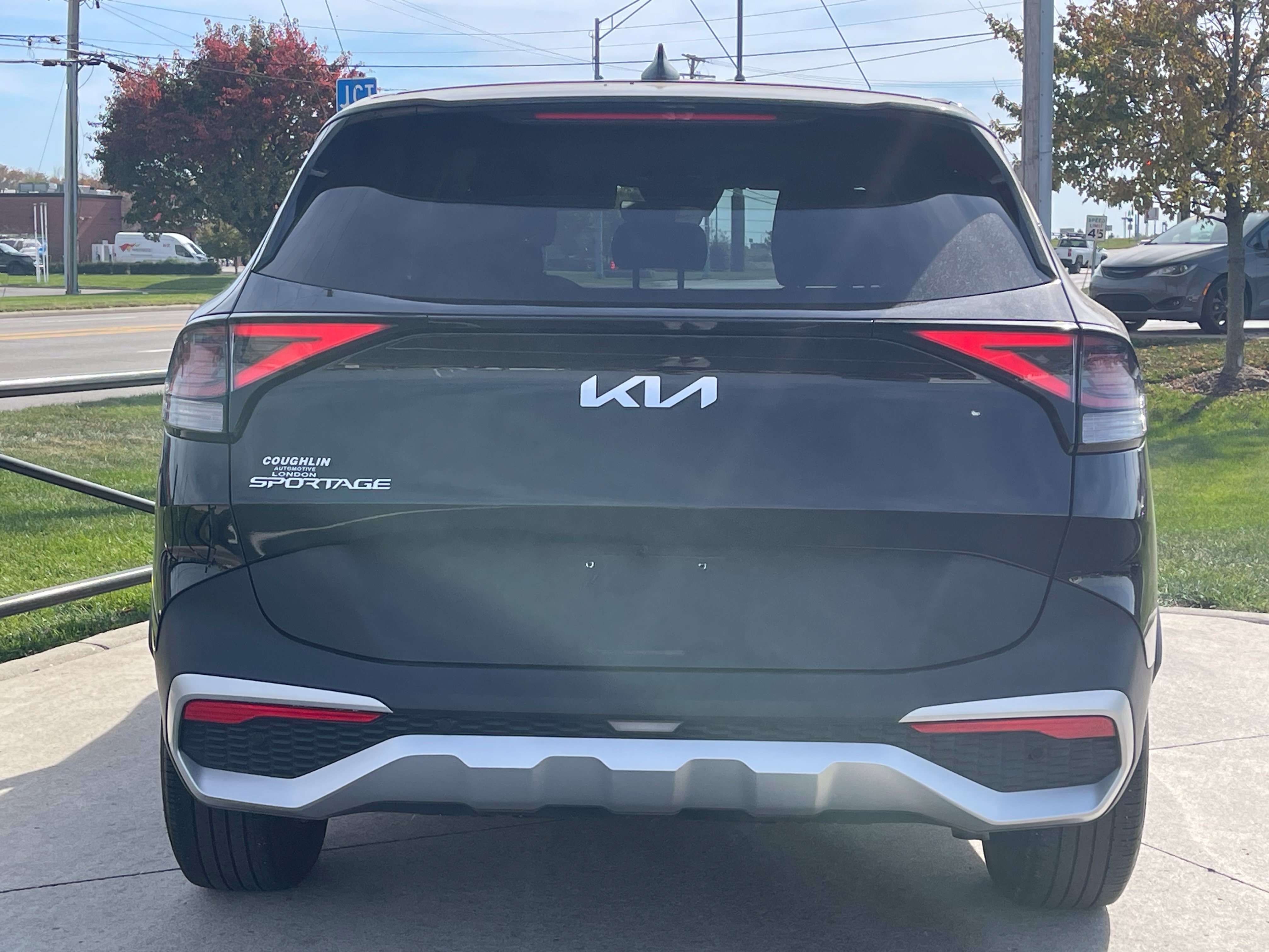 Used 2025 Kia Sportage LX FWD image 6