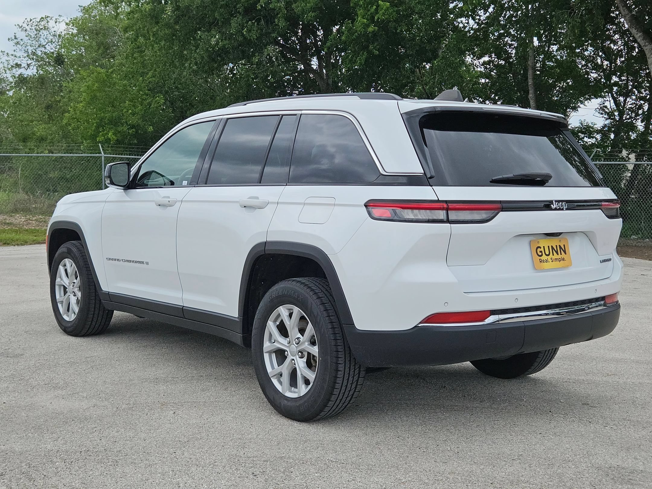 Used 2023 Jeep Grand Cherokee Limited RWD image 5