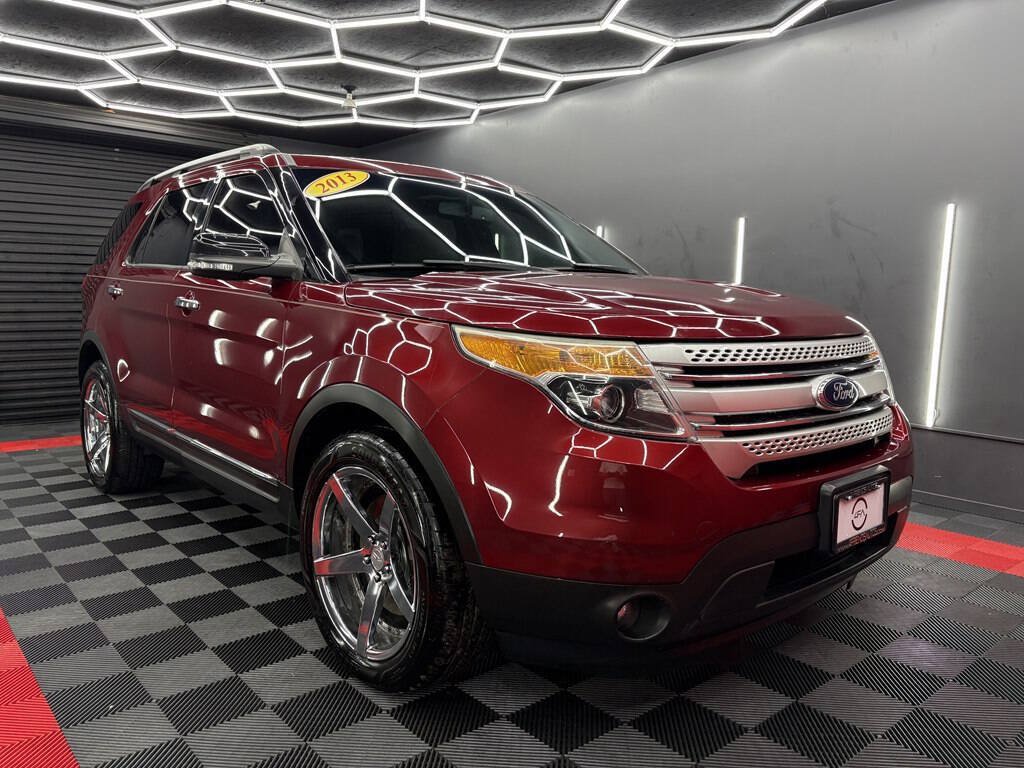 Used 2013 Ford Explorer XLT AWD/4WD image 3