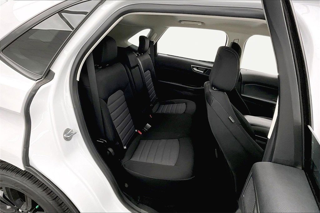 Used 2022 Ford Edge SE w/ Black Appearance Package image 27