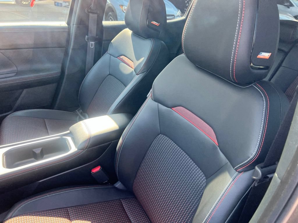 Certified 2025 Nissan Kicks SR w/ SR Premium Package AWD/4WD image 5