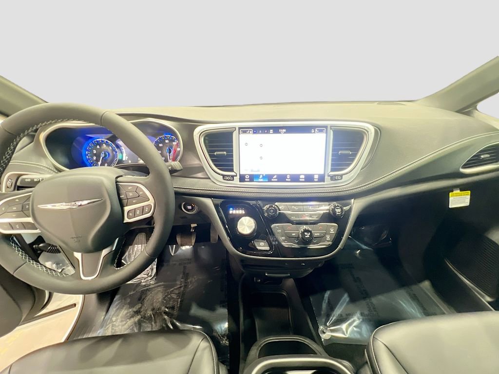 New 2026 Chrysler Pacifica Select image 24