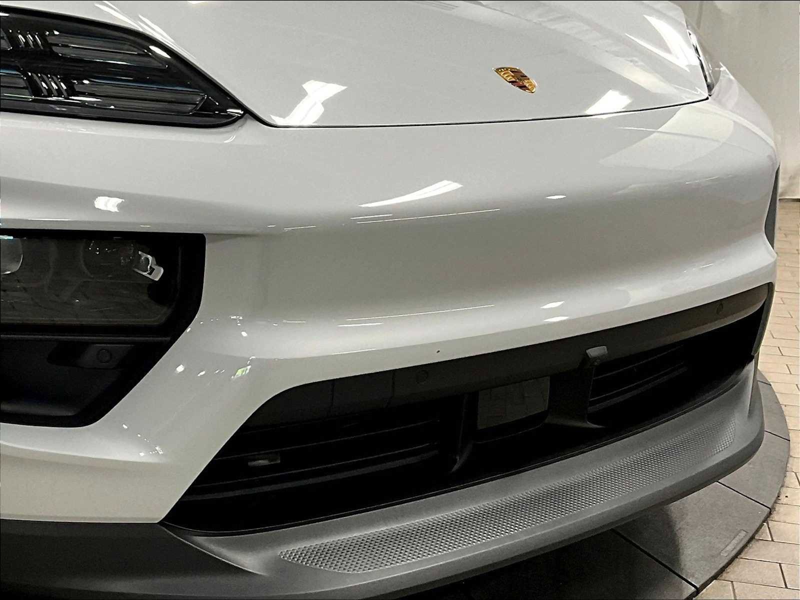 New 2026 Porsche Macan Electric RWD image 32